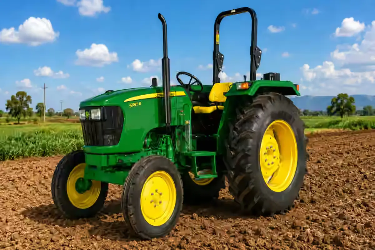 John Deere 5065E