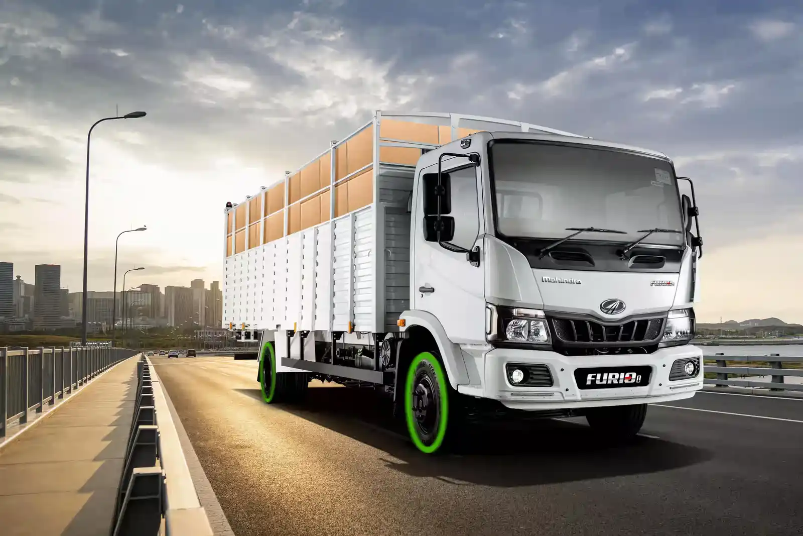 Mahindra Furio 8 6Tyre